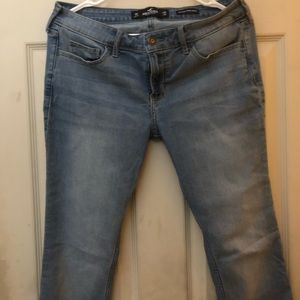 Woman’s Hollister Low Rise Skinny Jeans